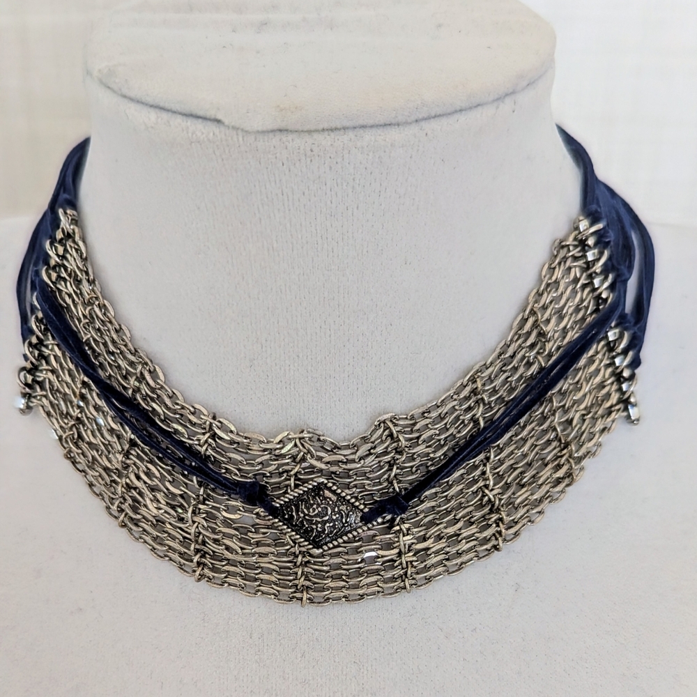 Free People choker. silver and blue.